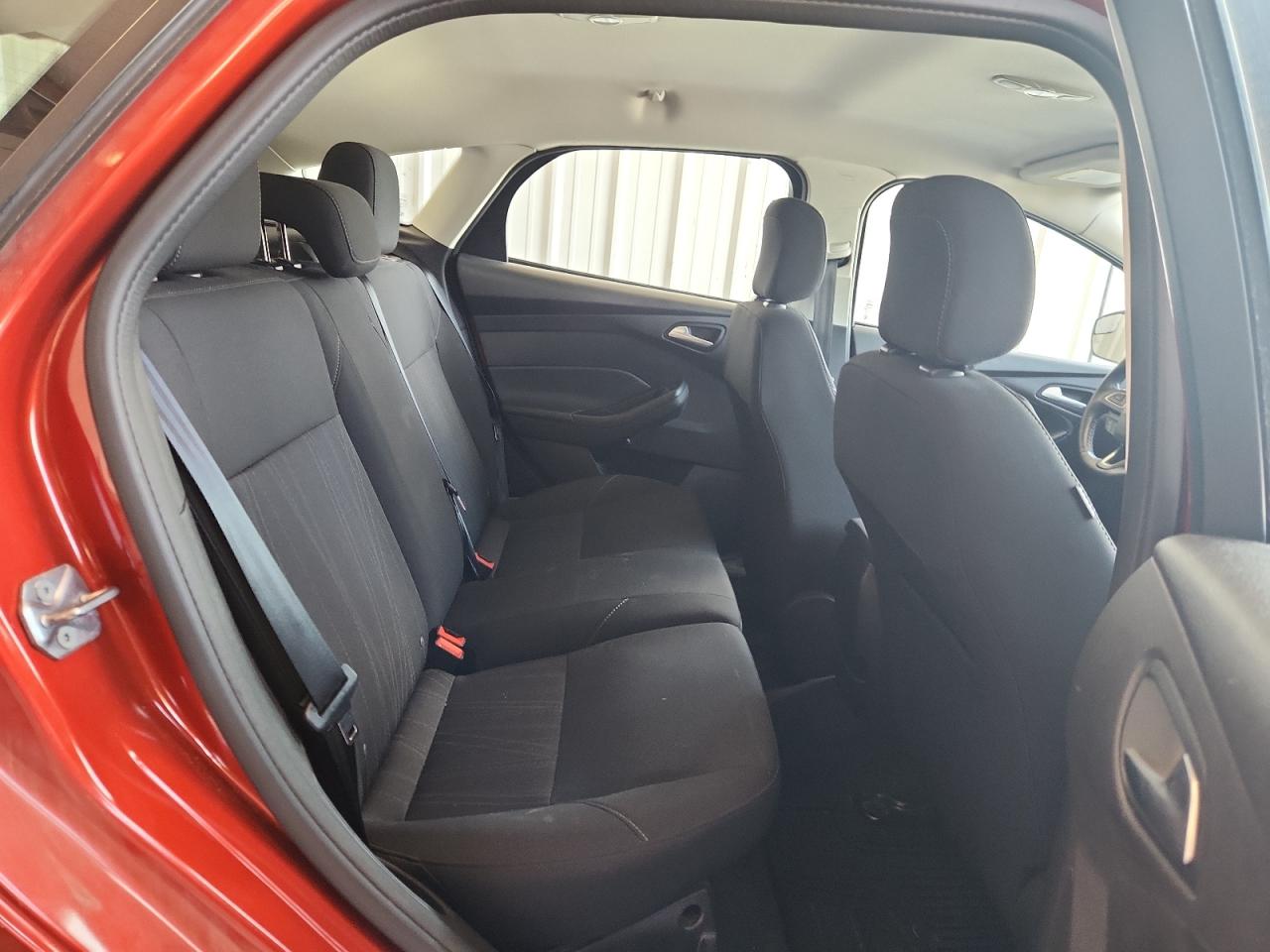 1FADP3K24JL319128 FORD FOCUS 2018