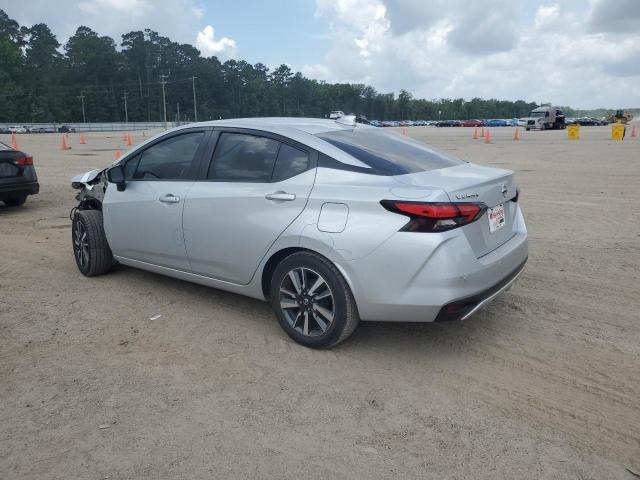  NISSAN VERSA 2021 Серебристый