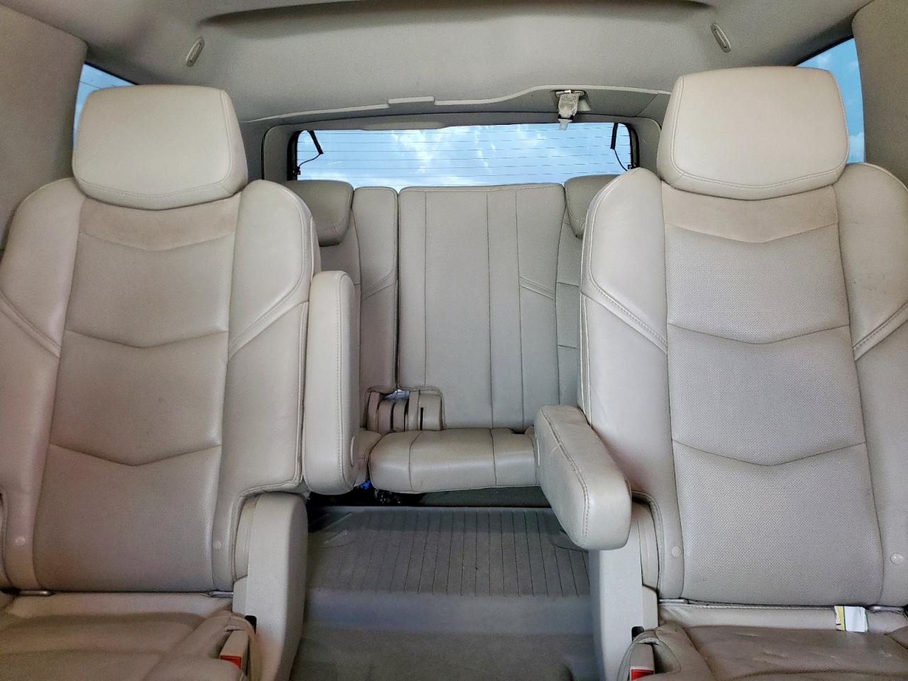 2018 Cadillac Escalade Premium Luxury VIN: 1GYS3CKJ4JR329038 Lot: 59240665