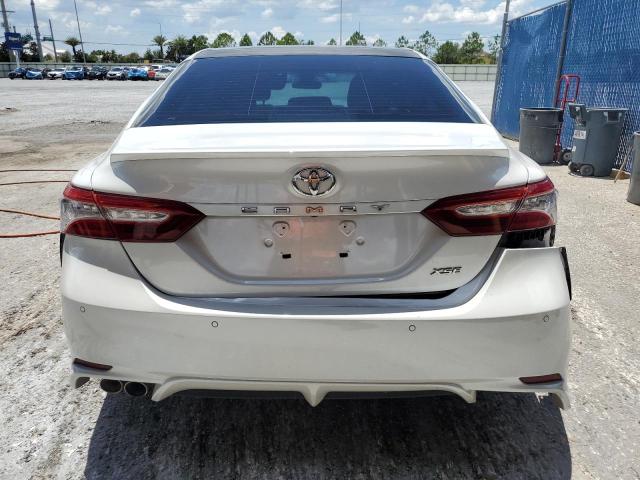  TOYOTA CAMRY 2018 Белый