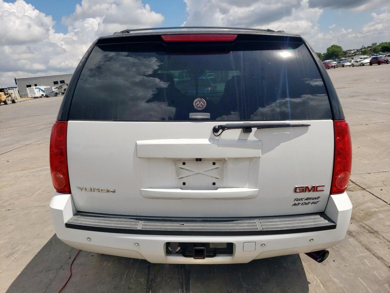 2007 GMC Yukon VIN: 1GKFC13077R415037 Lot: 62087065