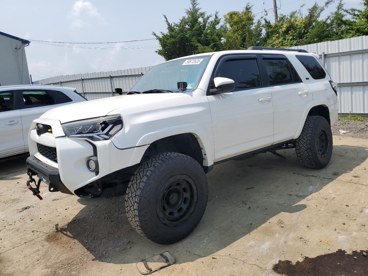 Windsor, NJ에서 판매 중인 2014 Toyota 4Runner Sr5 - Undercarriage