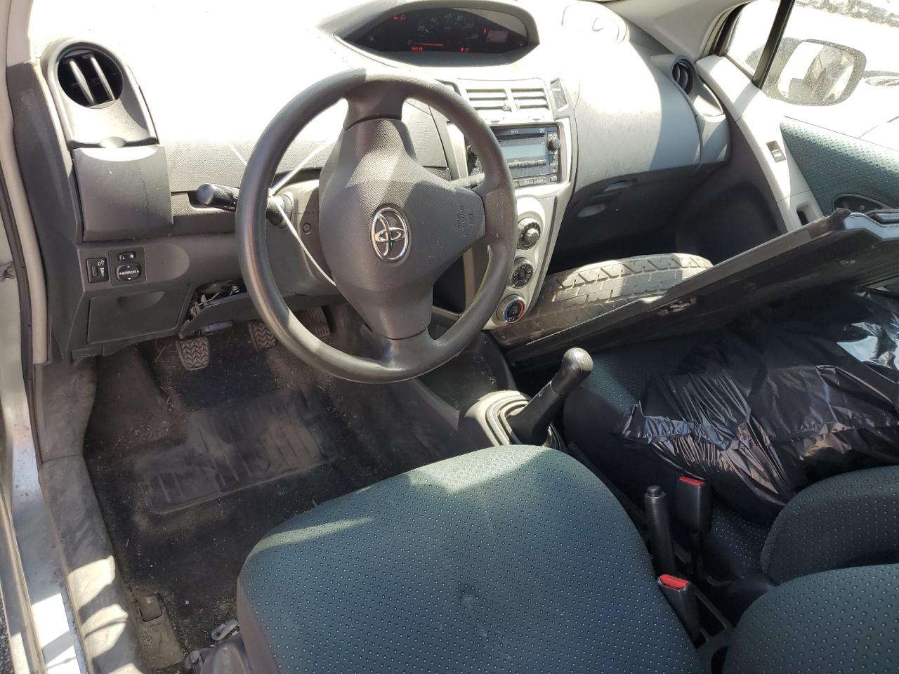 2007 Toyota Yaris VIN: JTDJT923275101707 Lot: 61774175