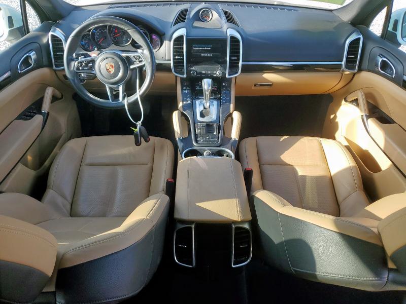  PORSCHE CAYENNE 2017 White