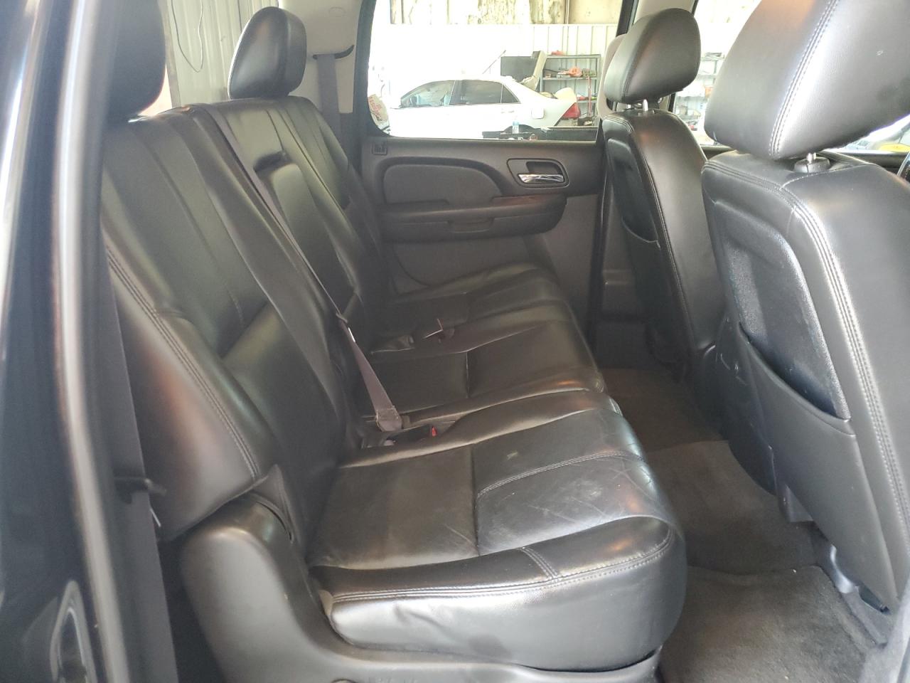 2011 Chevrolet Suburban C1500 Lt VIN: 1GNSCJE05BR387102 Lot: 62515875