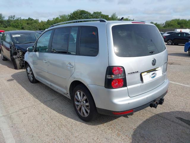 2009 VOLKSWAGEN TOURAN MAT
