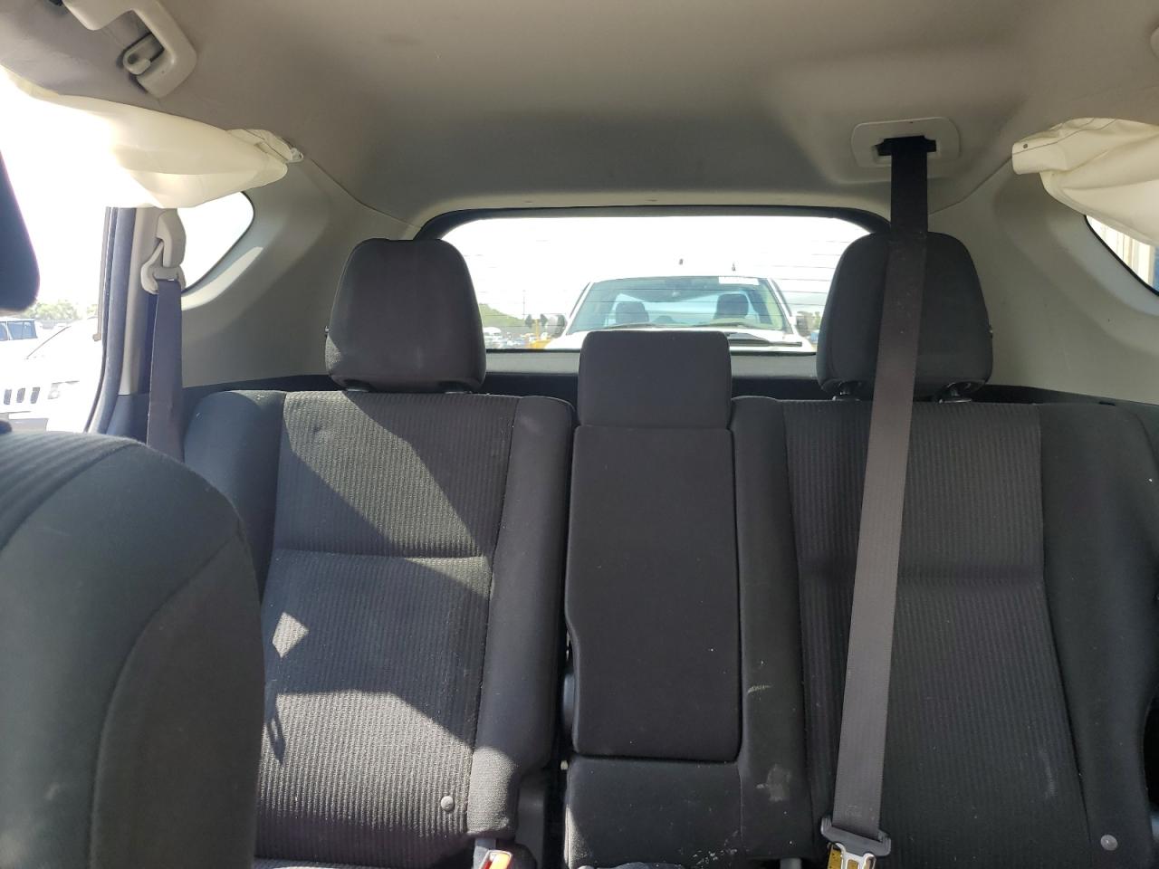 2017 Toyota Rav4 Le VIN: JTMZFREV0HJ700086 Lot: 61445135