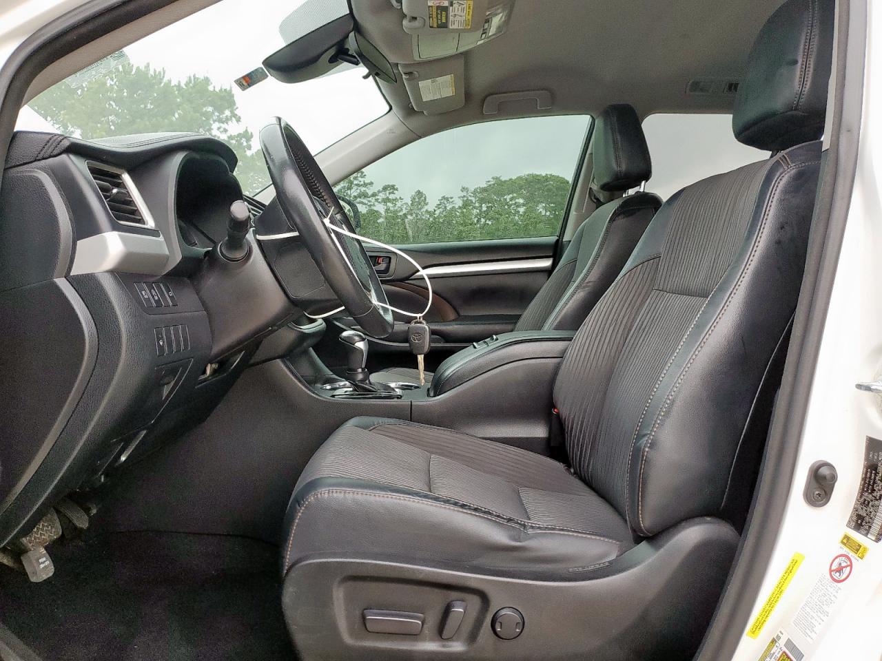 2018 Toyota Highlander Le VIN: 5TDZZRFH2JS241099 Lot: 59295515