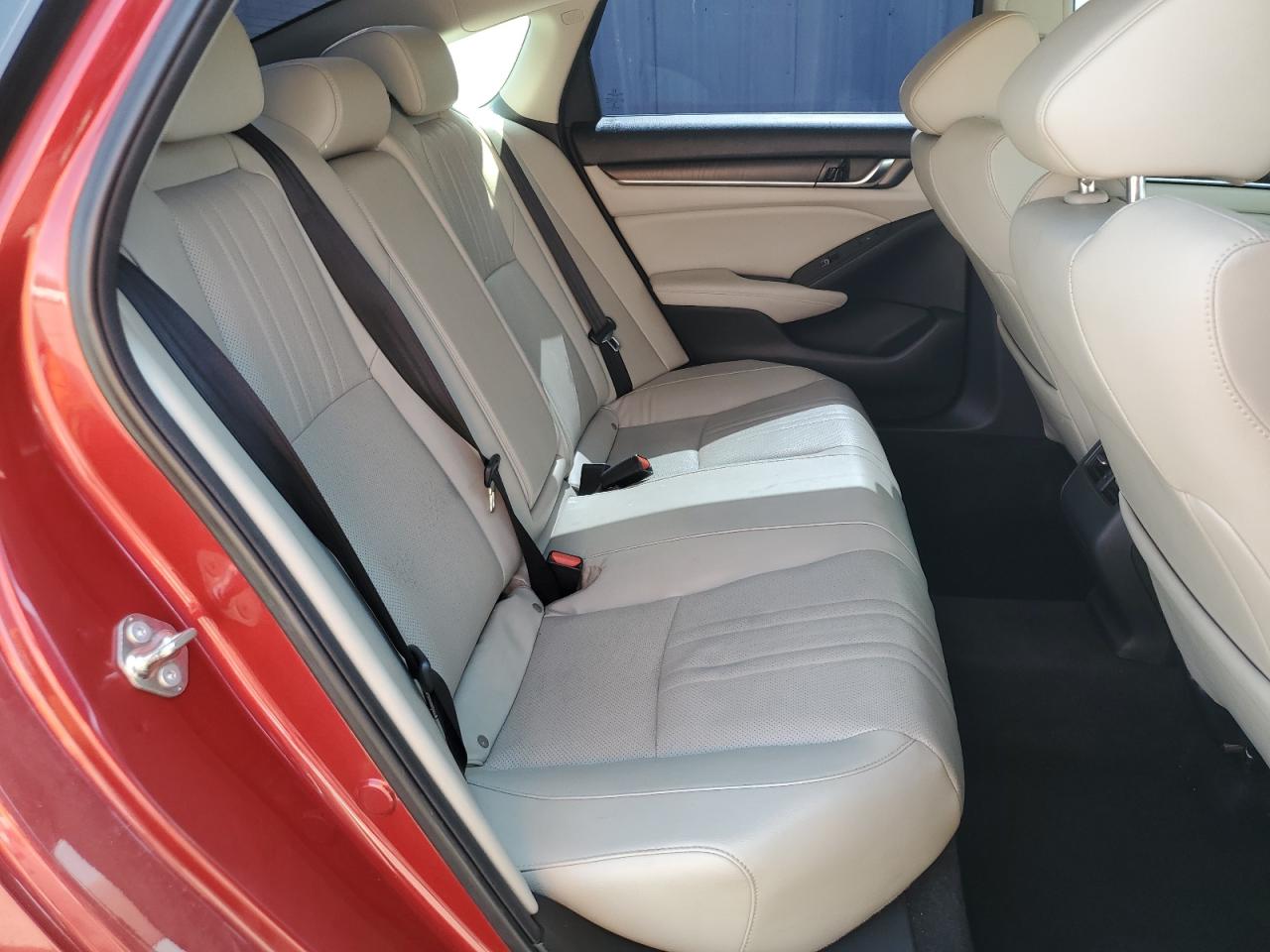 1HGCV2F98JA015519 HONDA ACCORD 2018