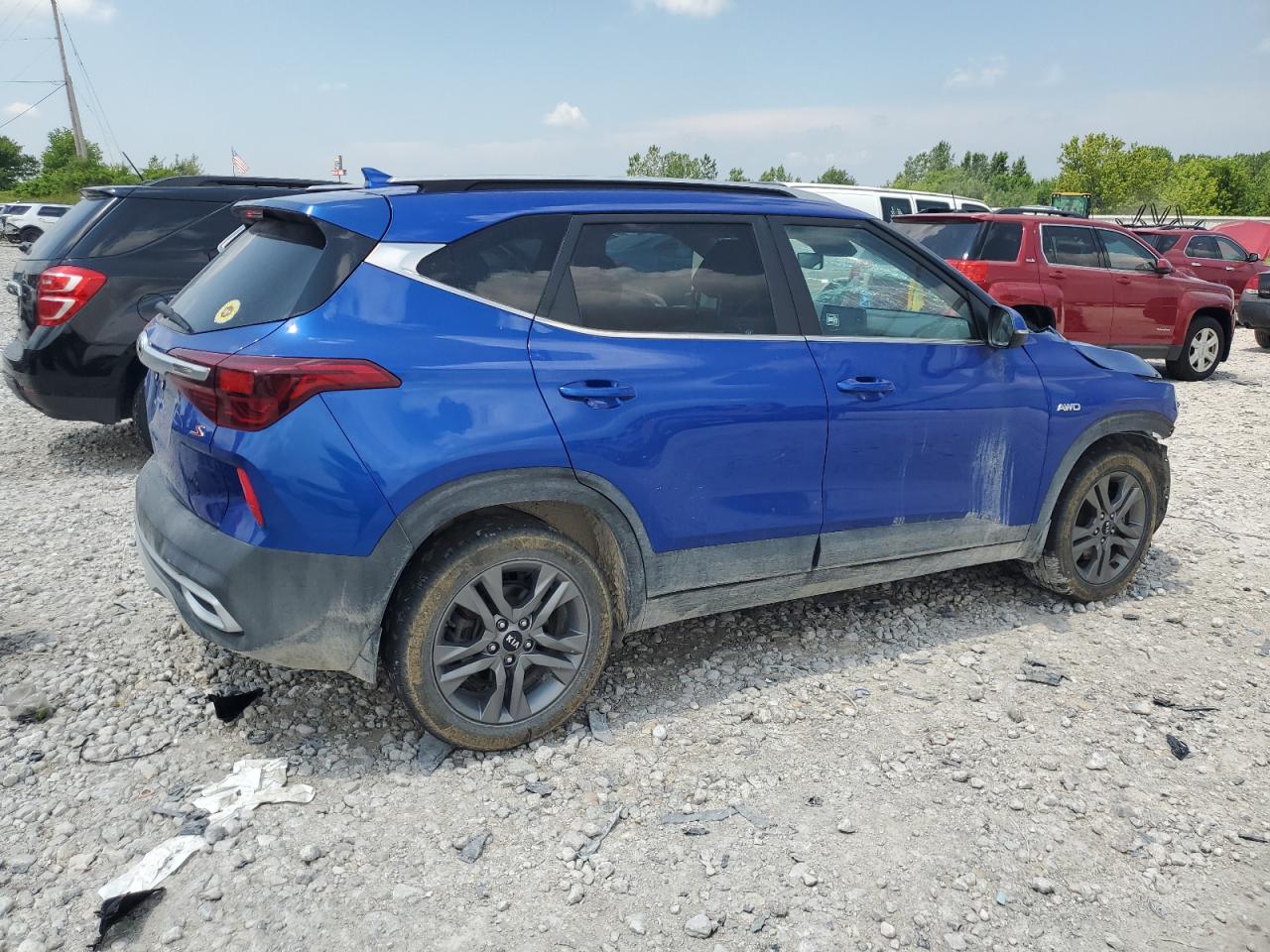 KIA SELTOS 2021 VIN KNDEUCAA1M7083101 фото 3