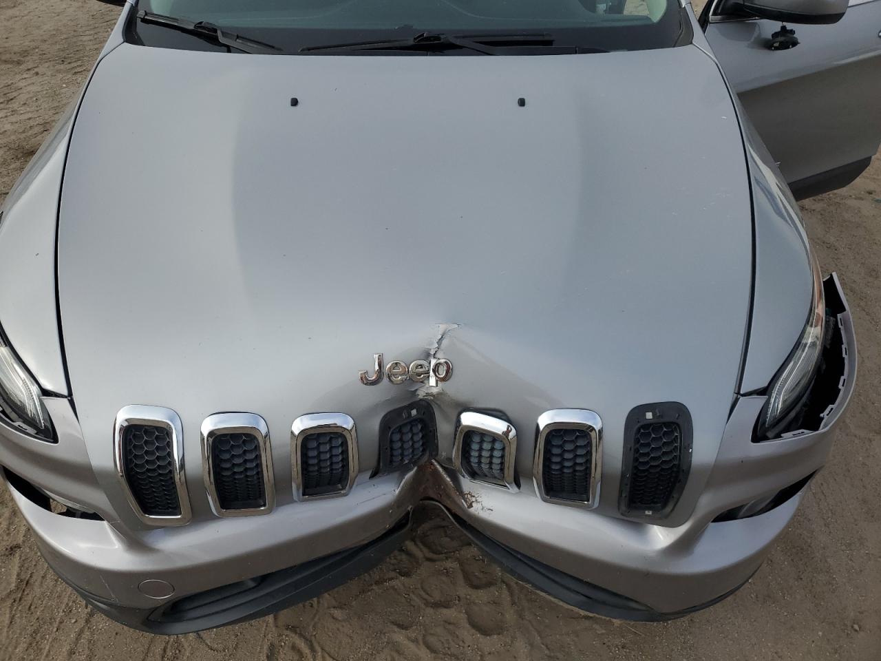 2015 Jeep Cherokee Latitude VIN: 1C4PJLCB7FW518509 Lot: 59560415