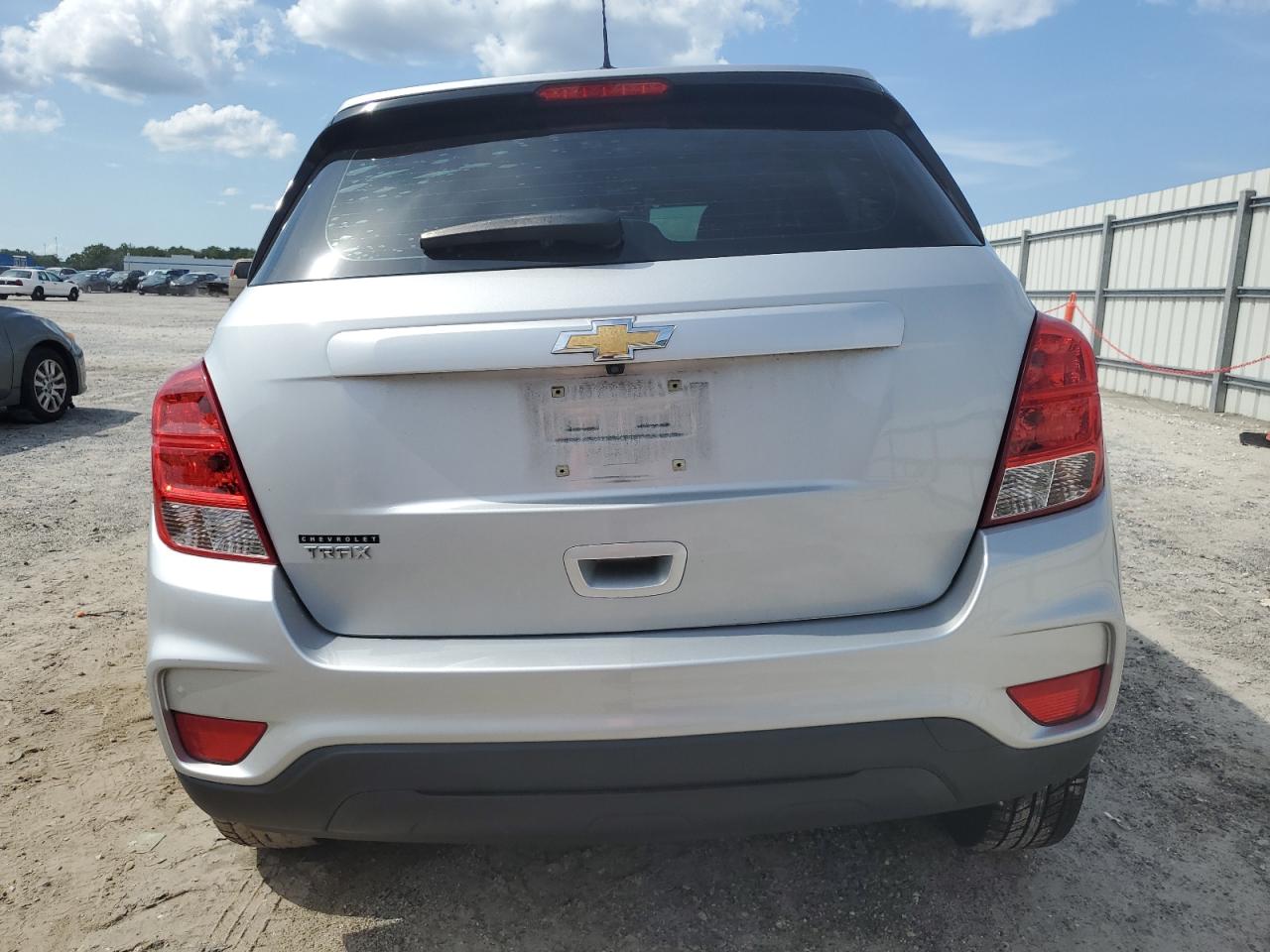 3GNCJKSB9JL370766 CHEVROLET TRAX 2018