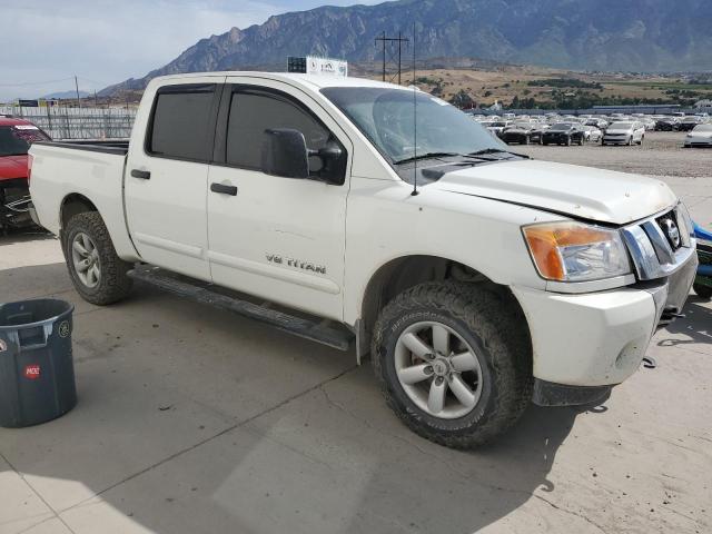  NISSAN TITAN 2015 Бял