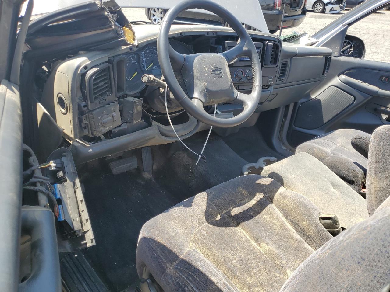 1999 Chevrolet Silverado C1500 VIN: 1GCEC14V6XZ165937 Lot: 61639125