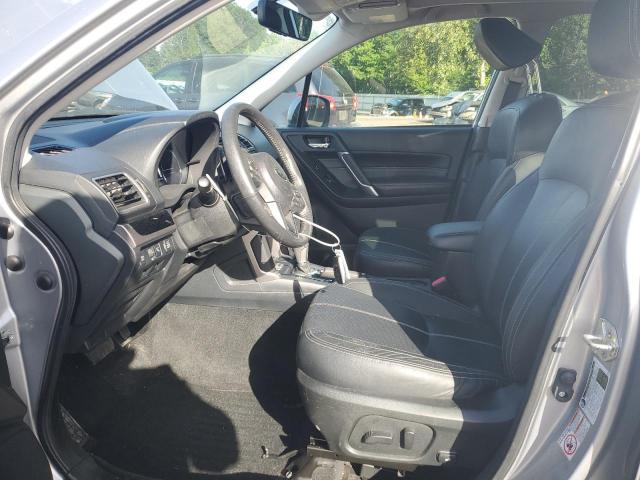  SUBARU FORESTER 2018 Серебристый