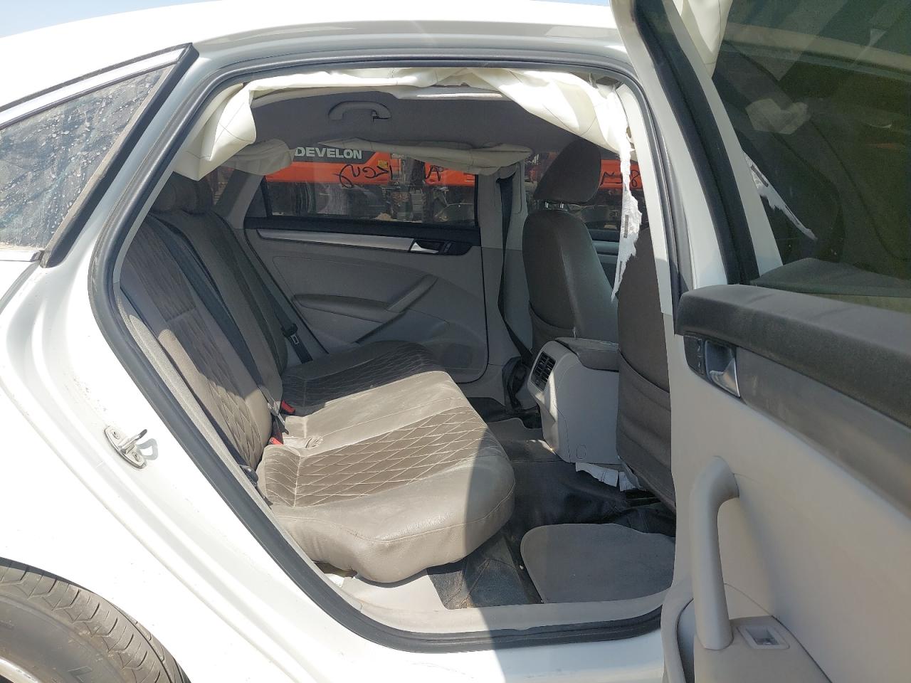 WVWBR7A35FC059245 - 2015 Volkswagen Passat - #undefined