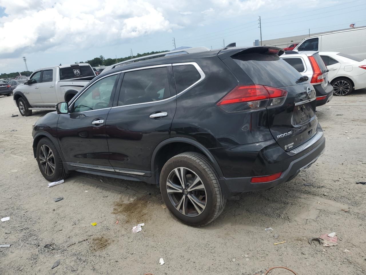 5N1AT2MV5HC731011 NISSAN ROGUE 2017