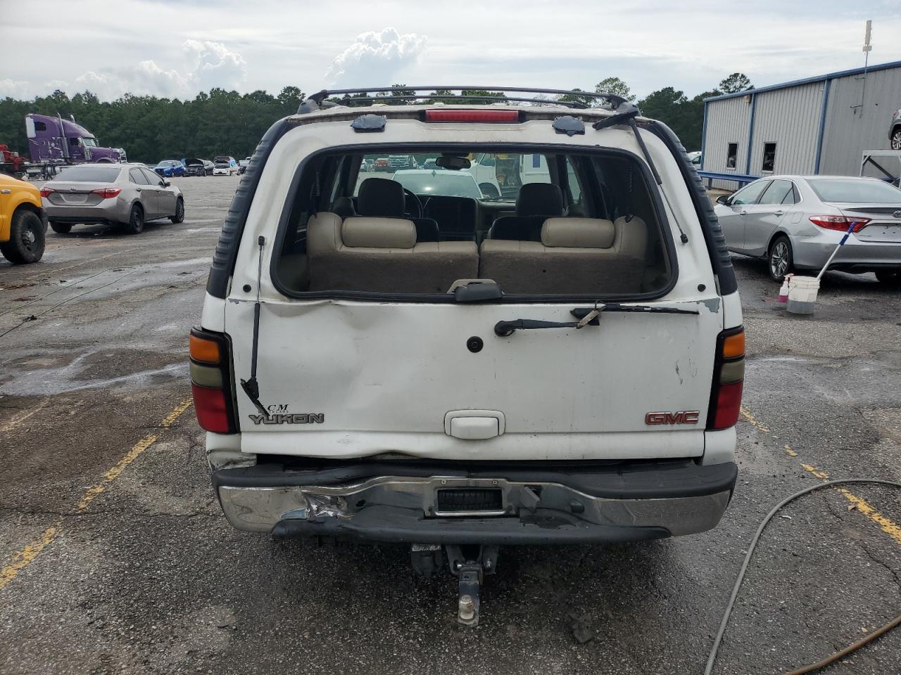 2006 GMC Yukon VIN: 1GKEC13ZX6J112065 Lot: 61486175