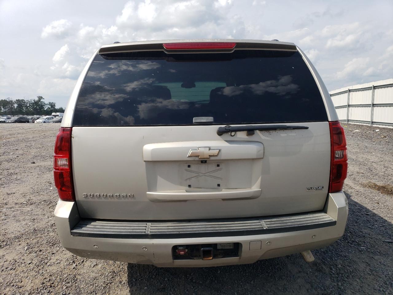 2008 Chevrolet Suburban C1500 Ls VIN: 1GNFC16028R162421 Lot: 60907025