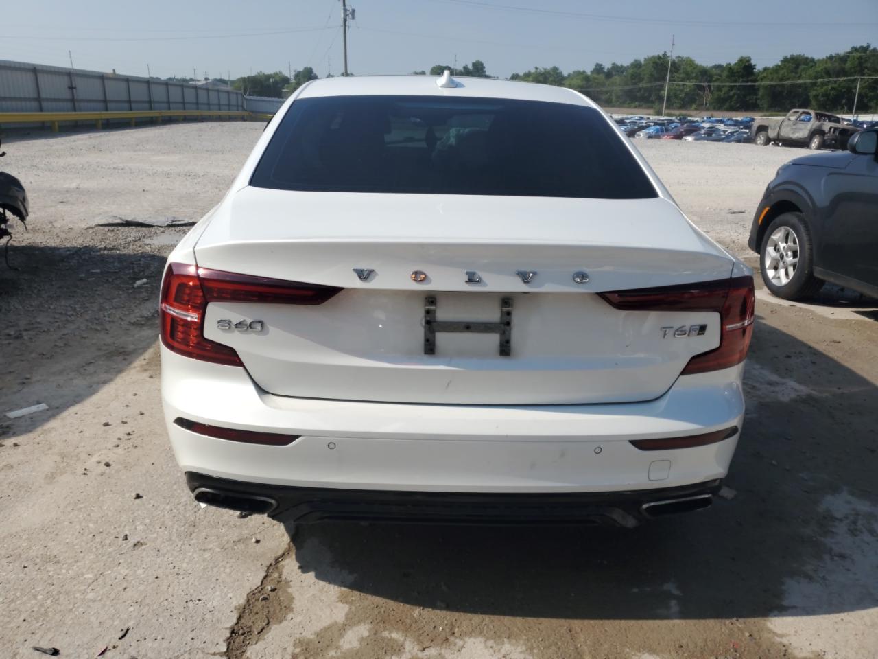 2019 Volvo S60 T6 R-Design VIN: 7JRA22TM0KG01542 Lot: 62022785