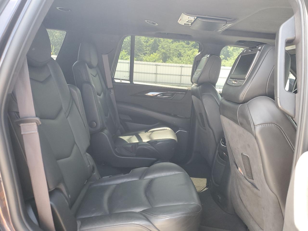 2016 Cadillac Escalade Platinum VIN: 1GYS4DKJ4GR212877 Lot: 61551265