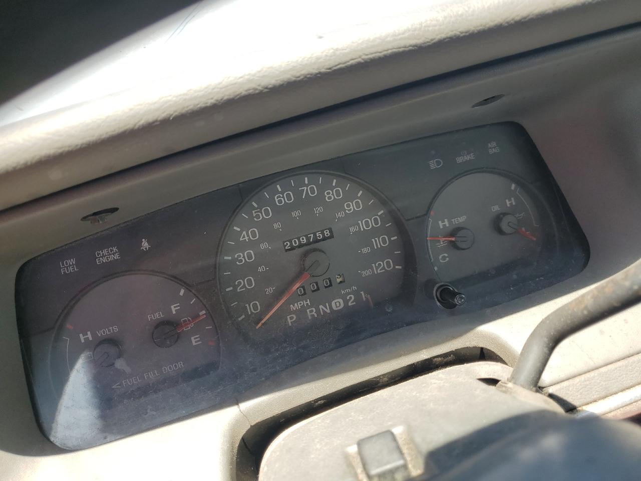 2003 Mercury Grand Marquis Gs VIN: 2MEFM74W43X679748 Lot: 62212025