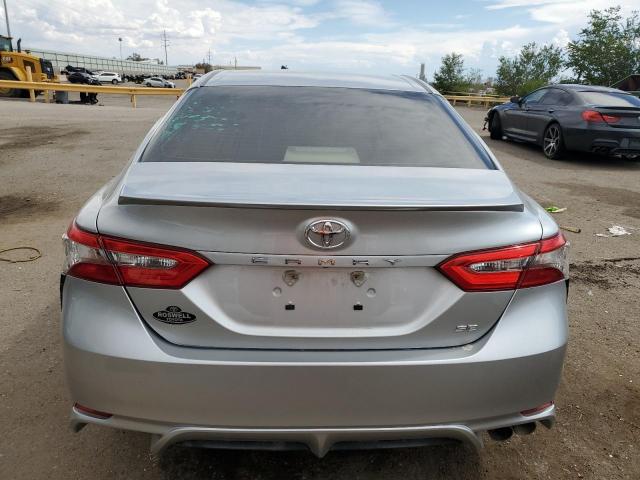  TOYOTA CAMRY 2018 Srebrny