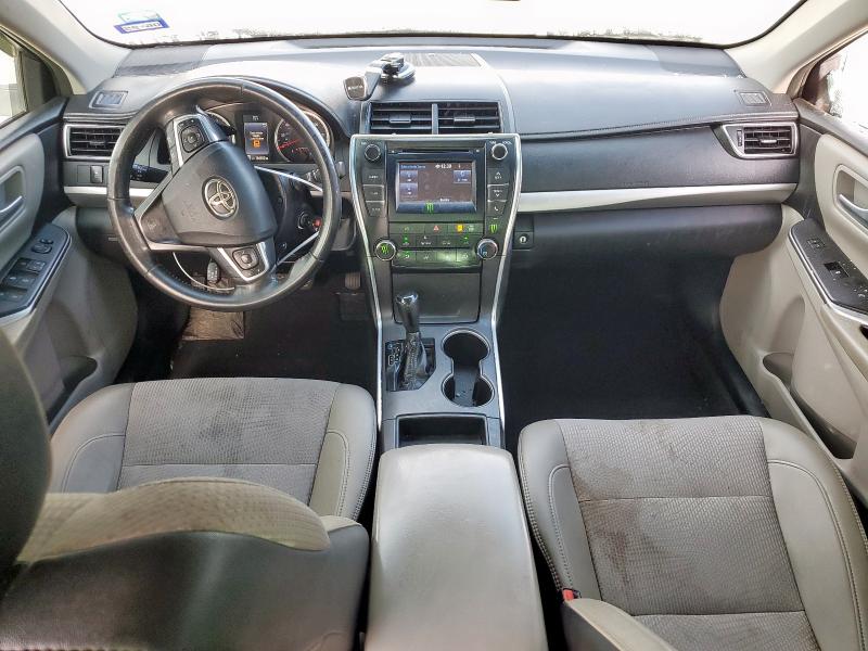 Sedans TOYOTA CAMRY 2016 Biały