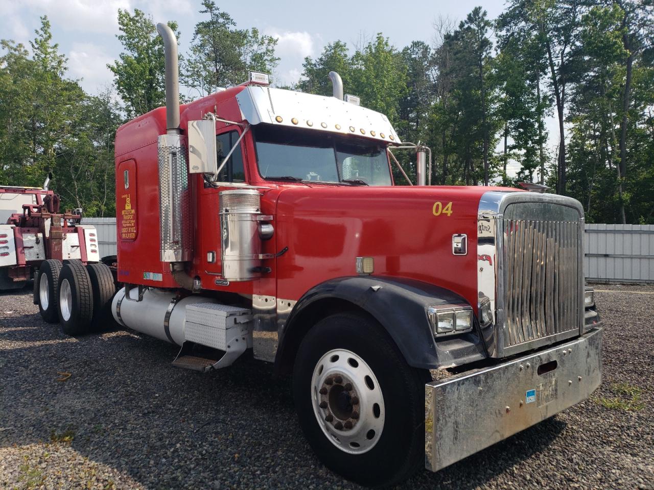 Fredericksburg, VA에서 판매 중인 1999 Freightliner Convention Semi Truck - Side