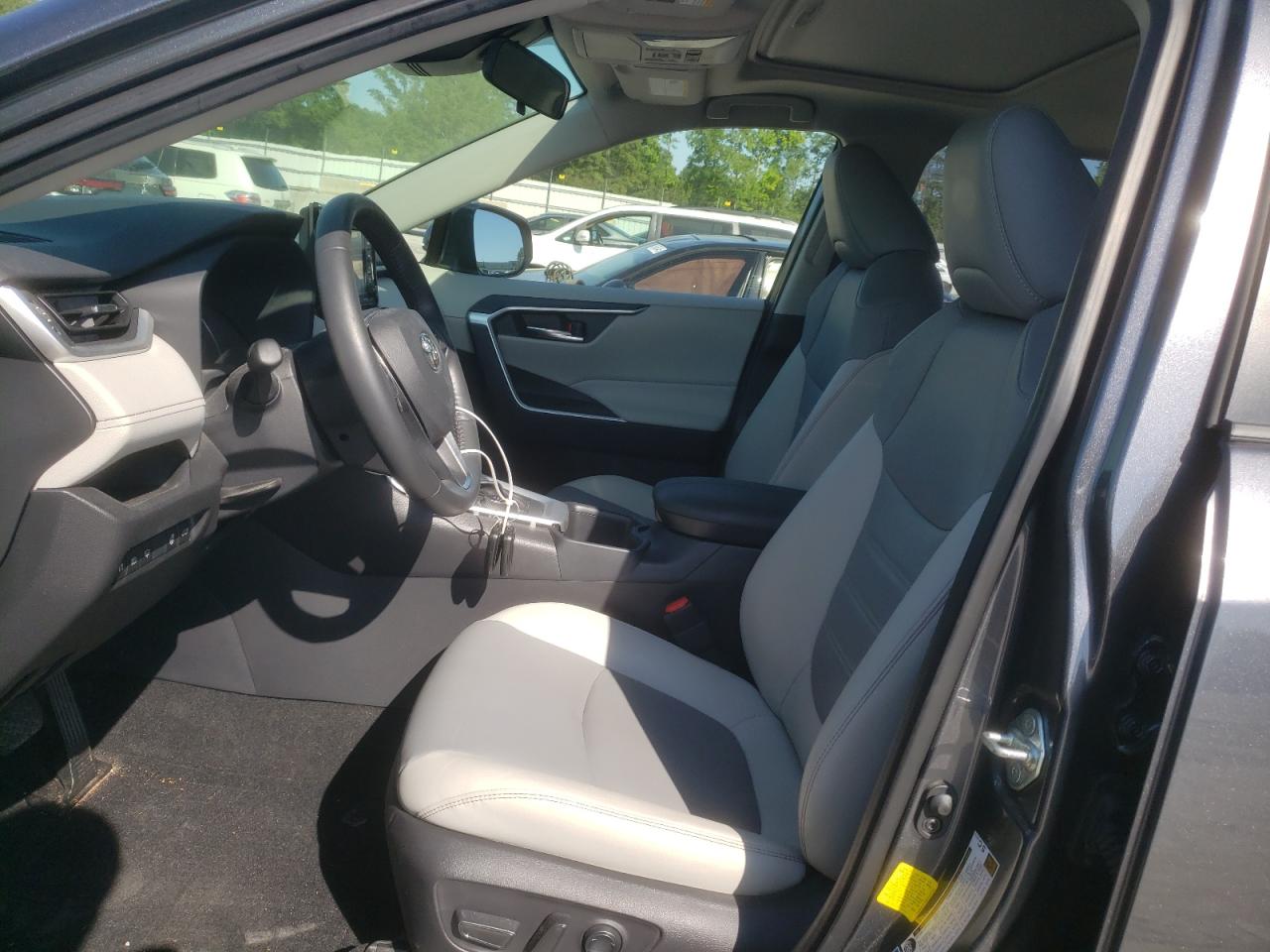 2022 Toyota Rav4 Xle Premium VIN: JTMB6RFV1ND056351 Lot: 61648465