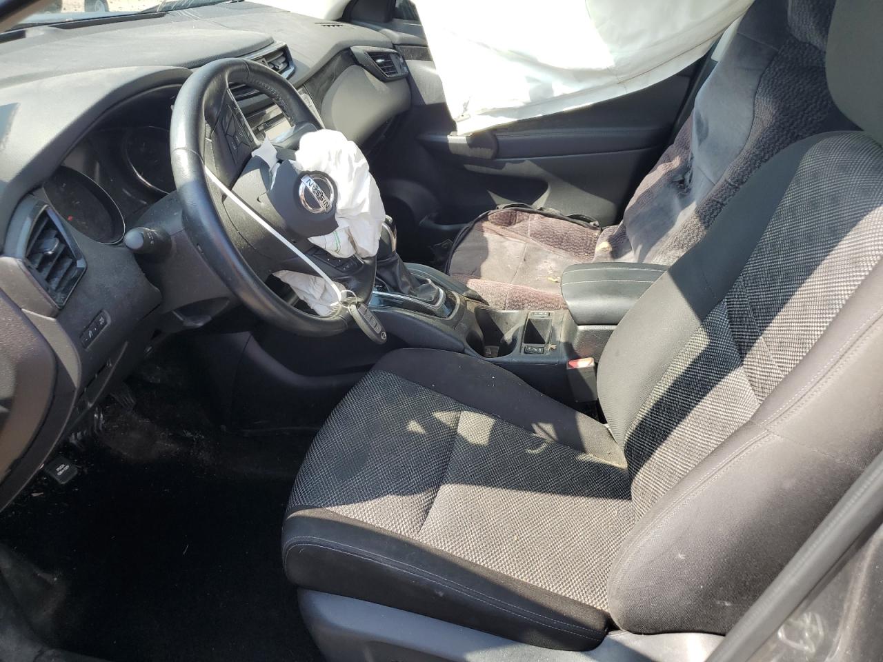 JN1BJ1CR8KW621639 NISSAN ROGUE 2019