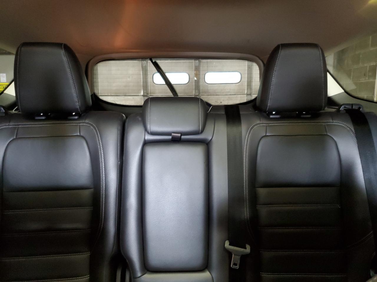 1FMCU9J96HUA33300 FORD ESCAPE 2017