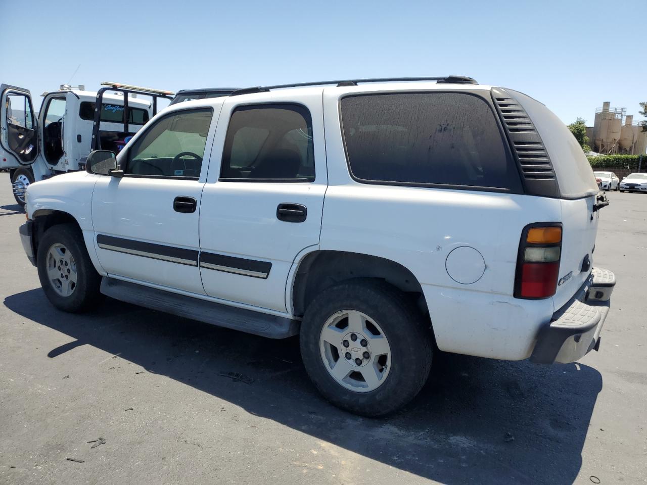 CHEVROLET TAHOE 2004 VIN 1GNEC13V84J274595 photo 2