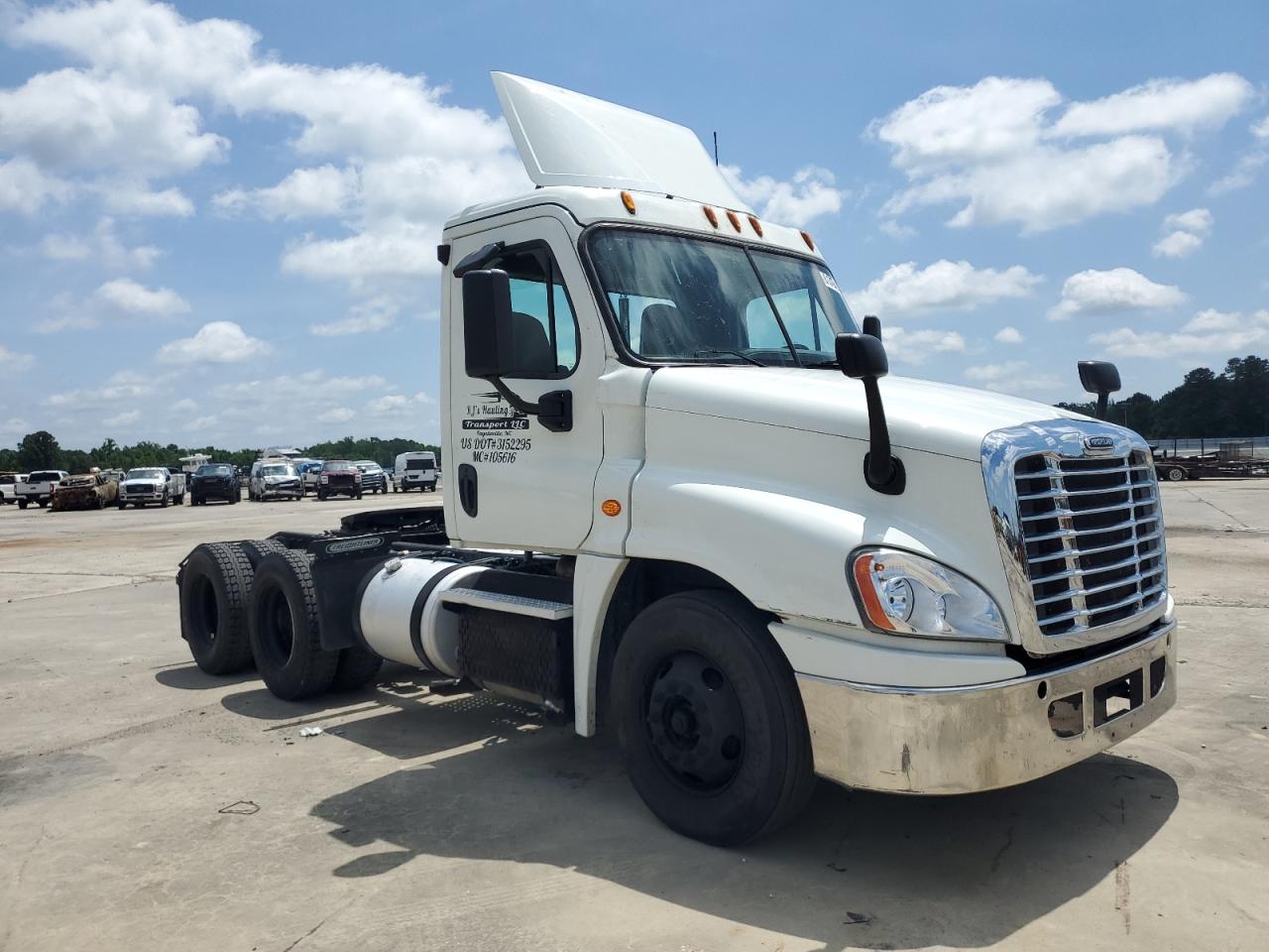 2015 Freightliner Cascadia 125 იყიდება Lumberton-ში, NC - Normal Wear