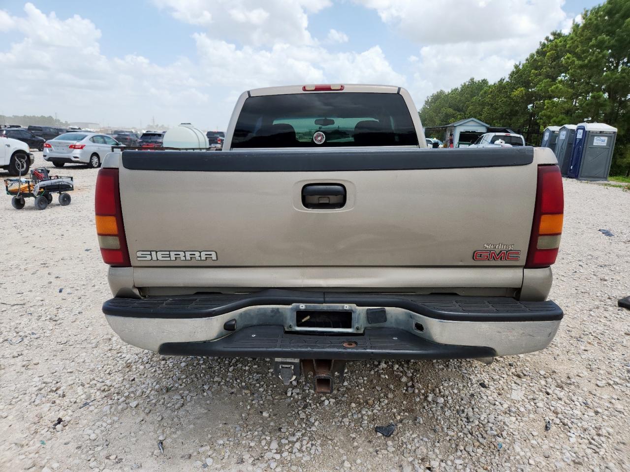 2002 GMC New Sierra C1500 VIN: 2GTEC19T721402332 Lot: 61148925