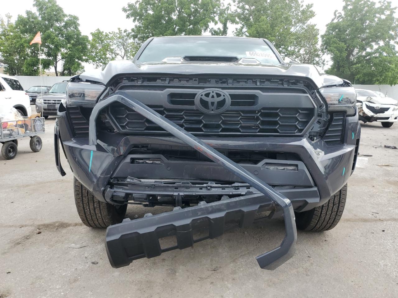 3TMLB5JN8RM015189 TOYOTA TACOMA 2024
