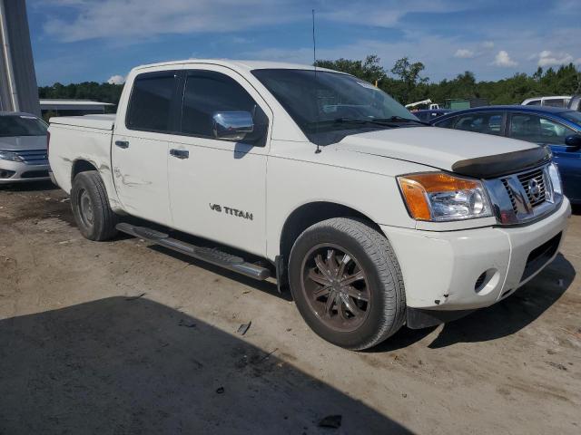  NISSAN TITAN 2014 Белы
