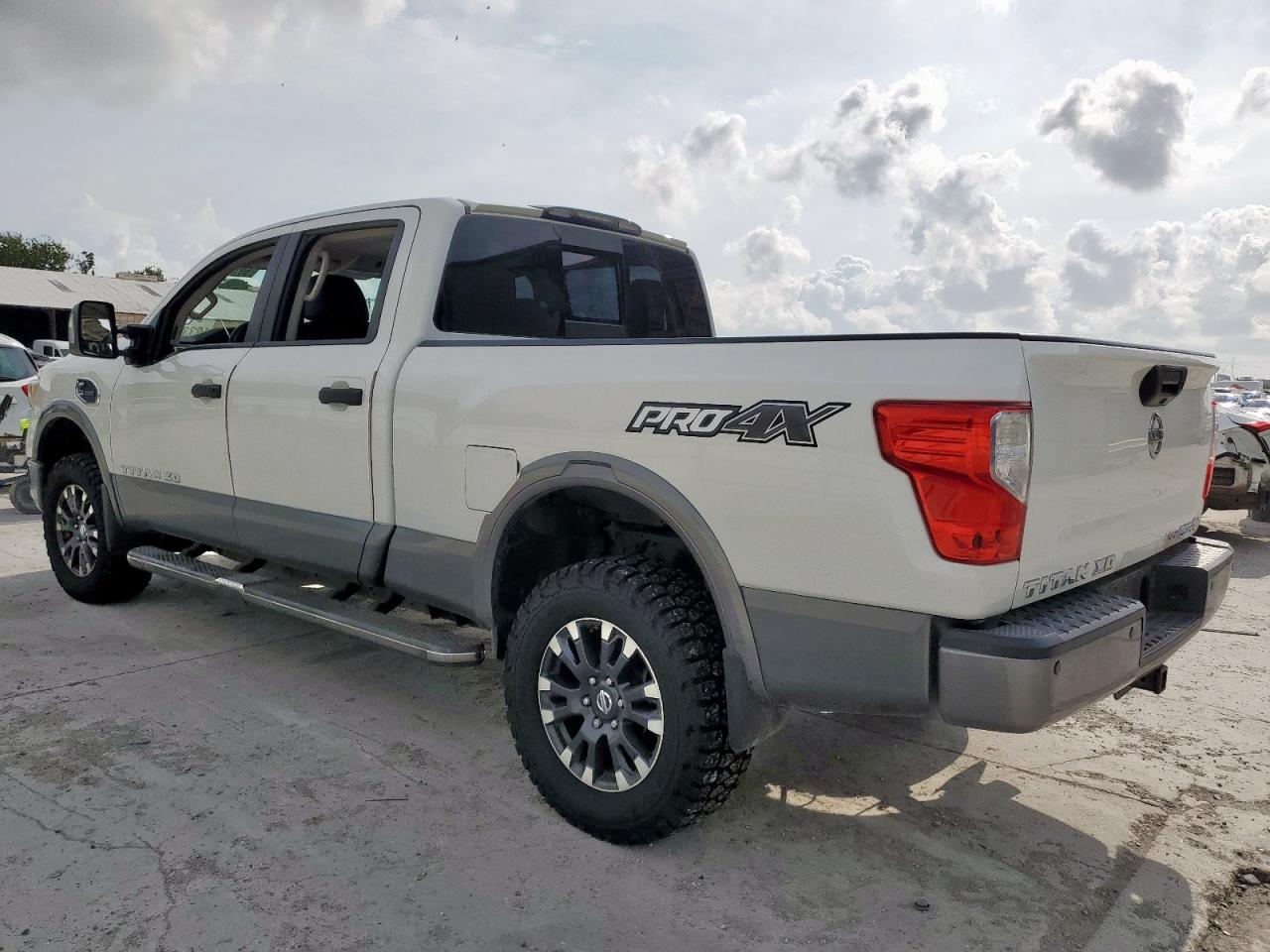 1N6BA1F42GN507692 NISSAN TITAN 2016