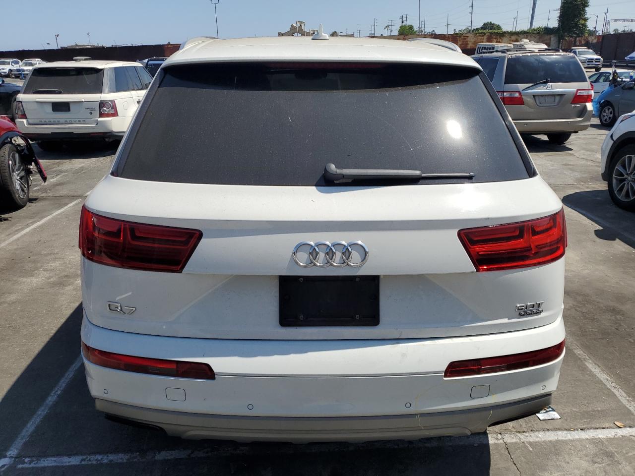 2017 Audi Q7 Premium Plus VIN: WA1LAAF78HD023075 Lot: 61737325
