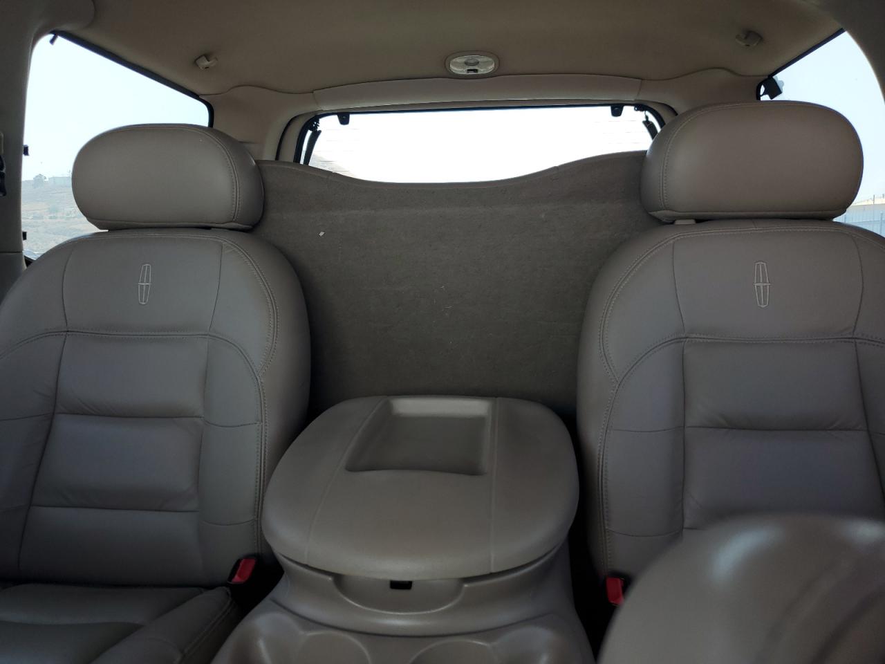 1998 Lincoln Navigator VIN: 5LMPU28LXWLJ39193 Lot: 62238075