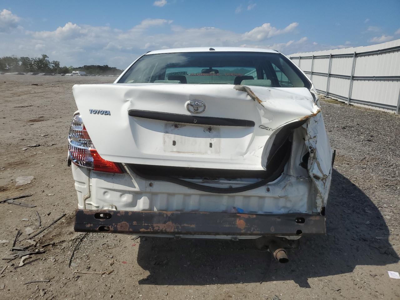 2002 Toyota Camry Le VIN: 4T1BE32K32U016906 Lot: 81311205