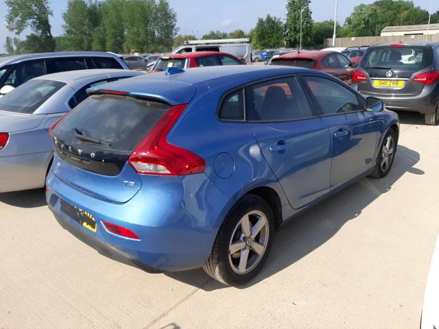 2015 VOLVO V40 ES T2