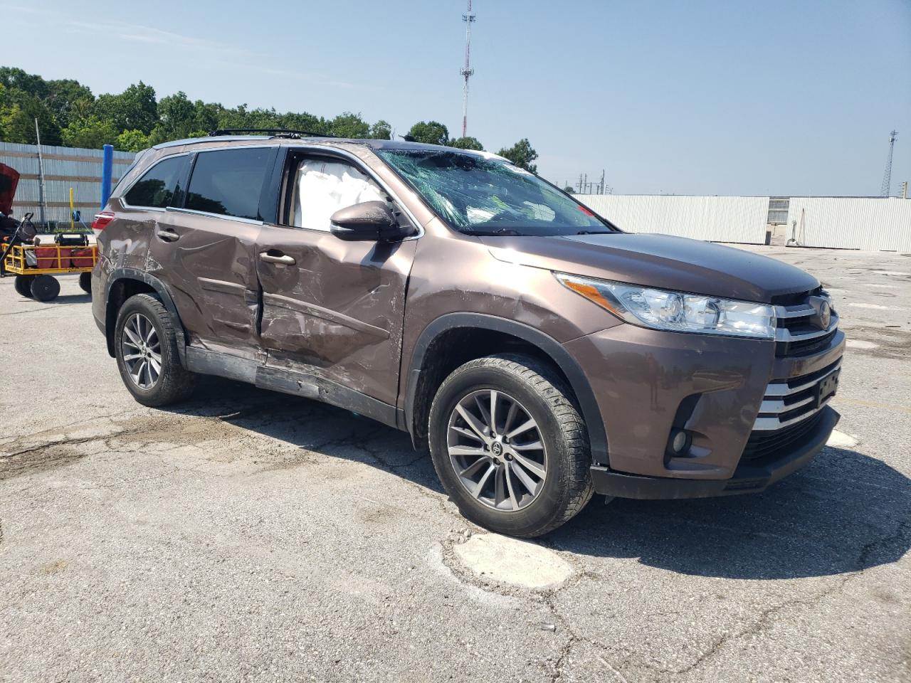 5TDJZRFH7KS959827 TOYOTA HIGHLANDER 2019