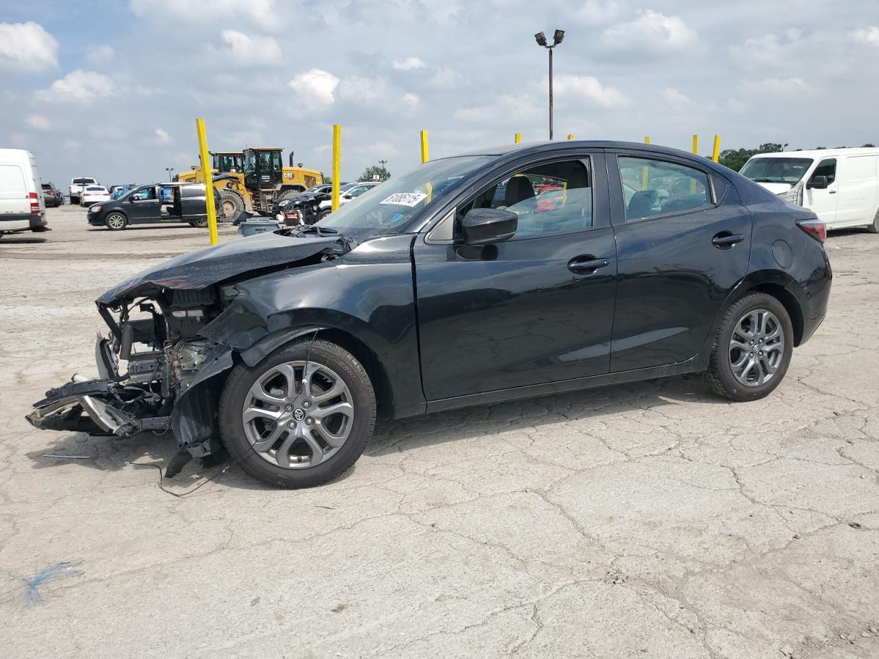 2019 Toyota Yaris L продається в Indianapolis, IN - Front End