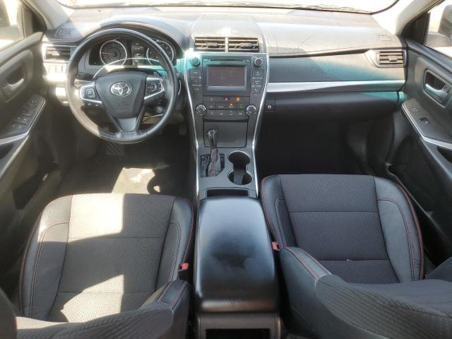  TOYOTA CAMRY 2017 Srebrny