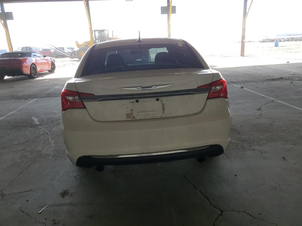2011 Chrysler 200 Touring VIN: 1C3BC1FG3BN522612 Lot: 59035225