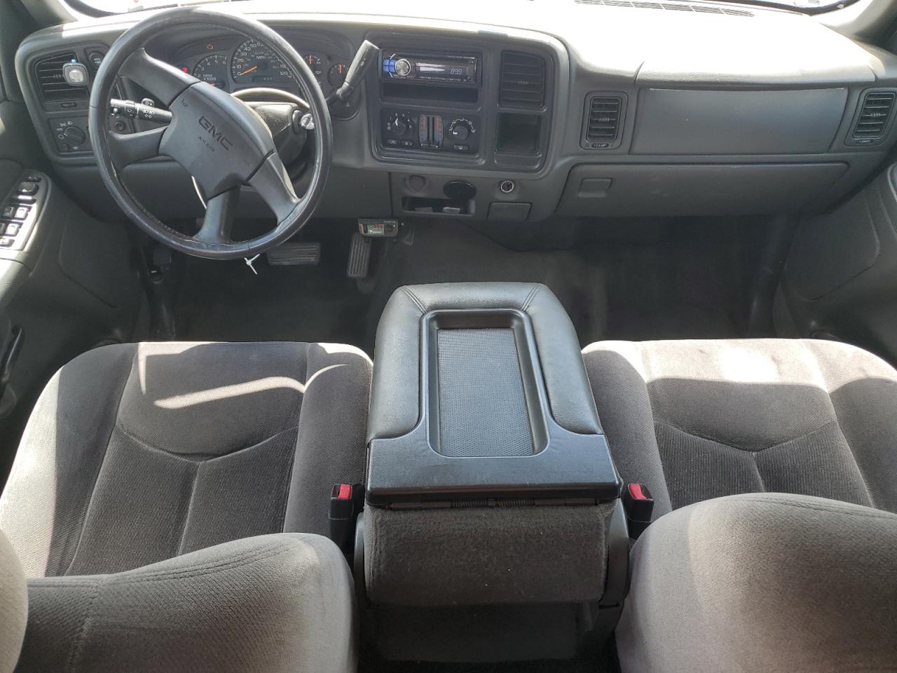 2005 GMC New Sierra K1500 VIN: 2GTEK13T051337341 Lot: 61580945