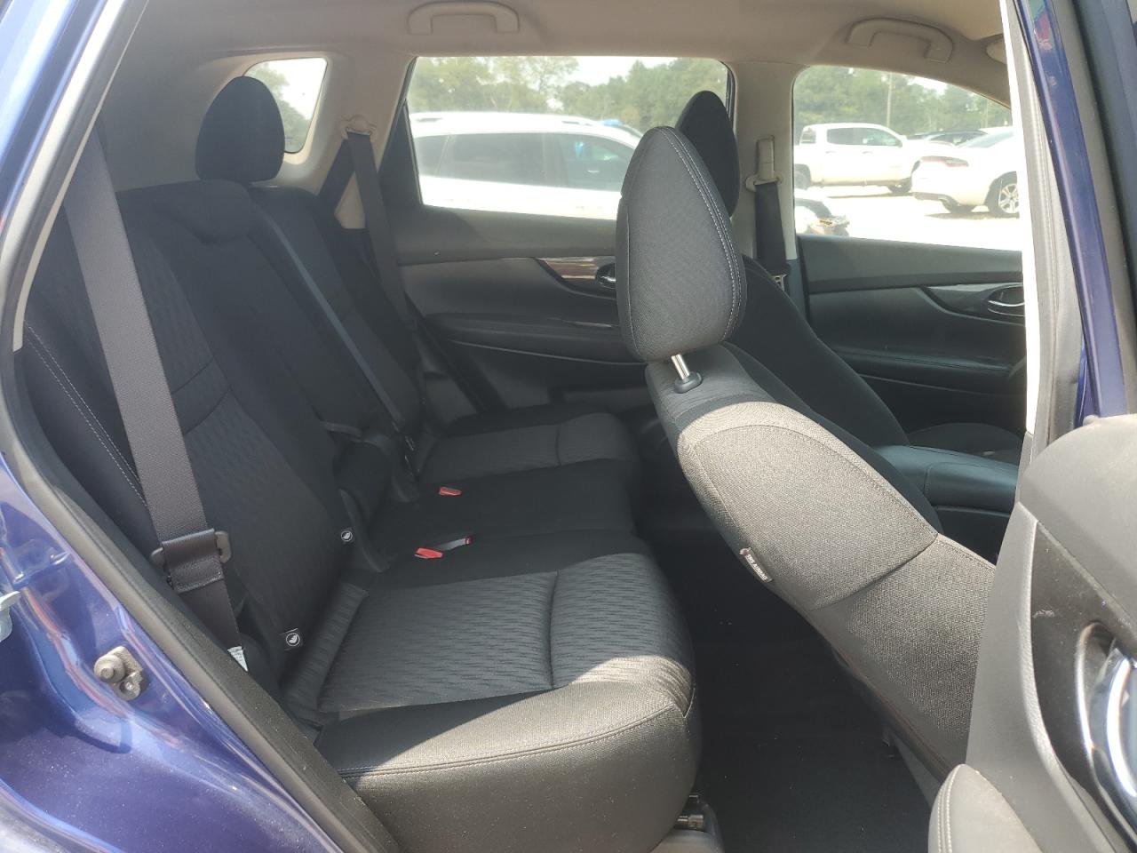 KNMAT2MT1JP581982 NISSAN ROGUE 2018