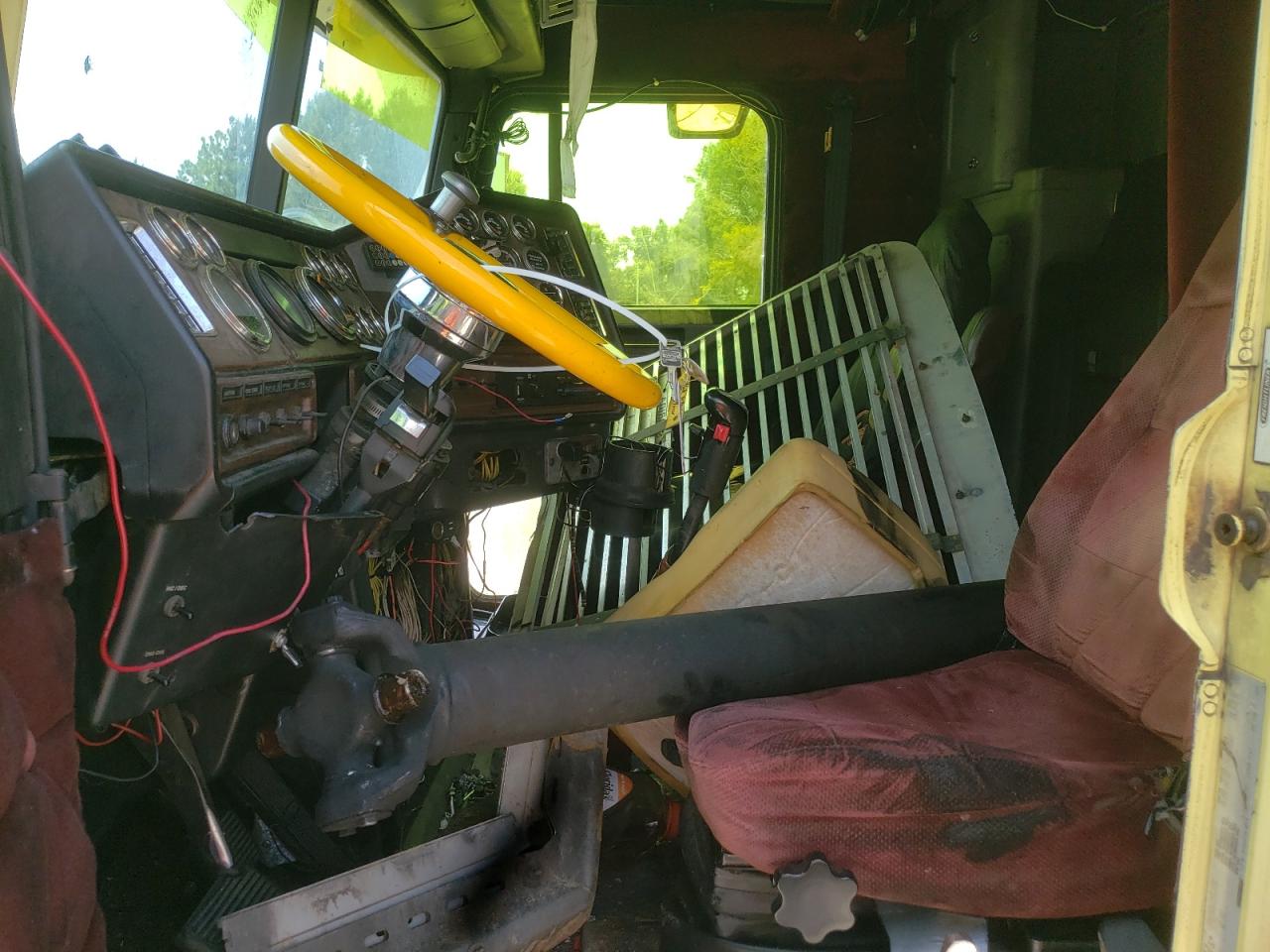 FREIGHTLINER ALL OTHER 2001 VIN 1FUPCDZB11LH10036 photo 5