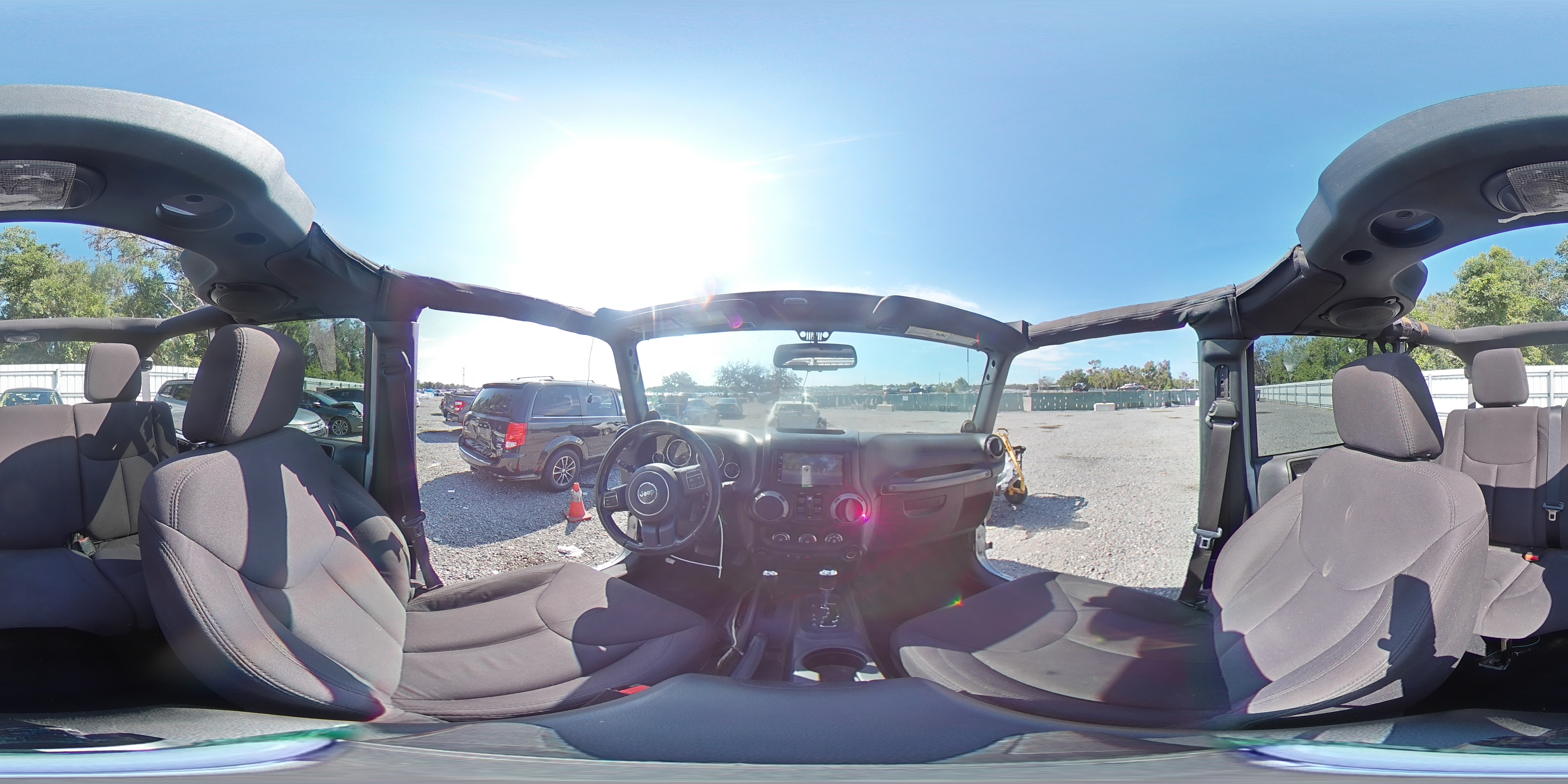 2014 Jeep Wrangler Unlimited Sport VIN: 1C4BJWDG7EL135692 Lot: 67028235